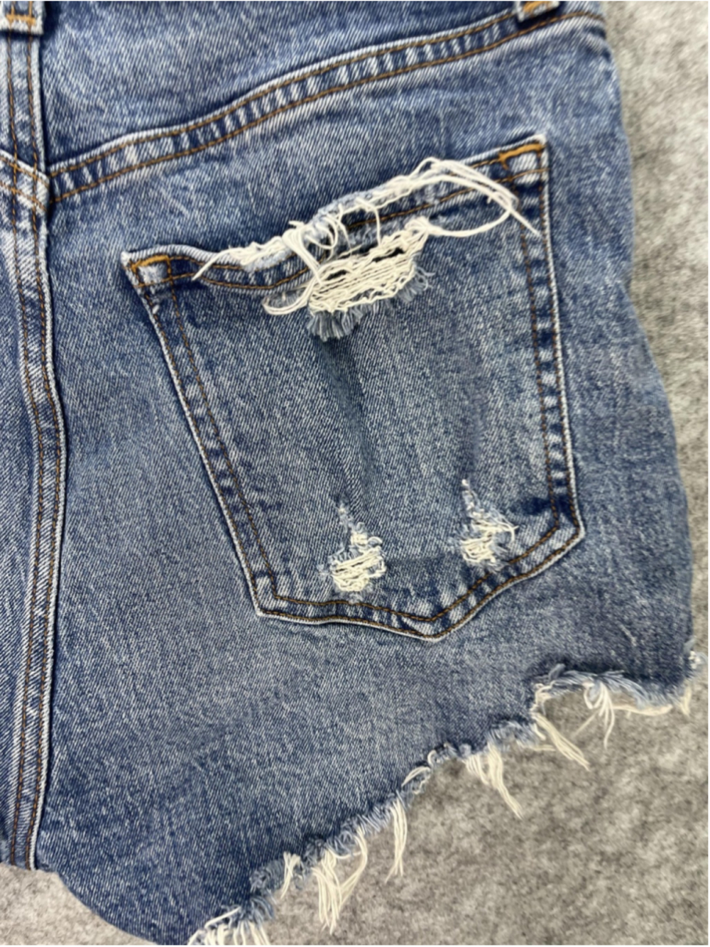 Abercrombie & Fitch Shorts Womens 6 Blue High Rise Mom Distressed Denim Raw Hem - Picture 11 of 14